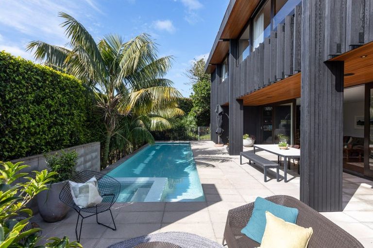 Photo of property in 9 Bongard Road, Mission Bay, Auckland, 1071