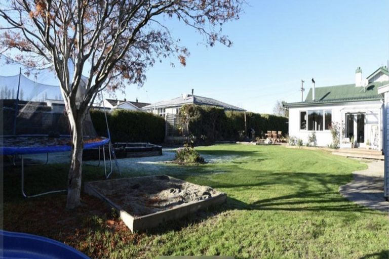 Photo of property in 18 Albert Street, Winton, 9720