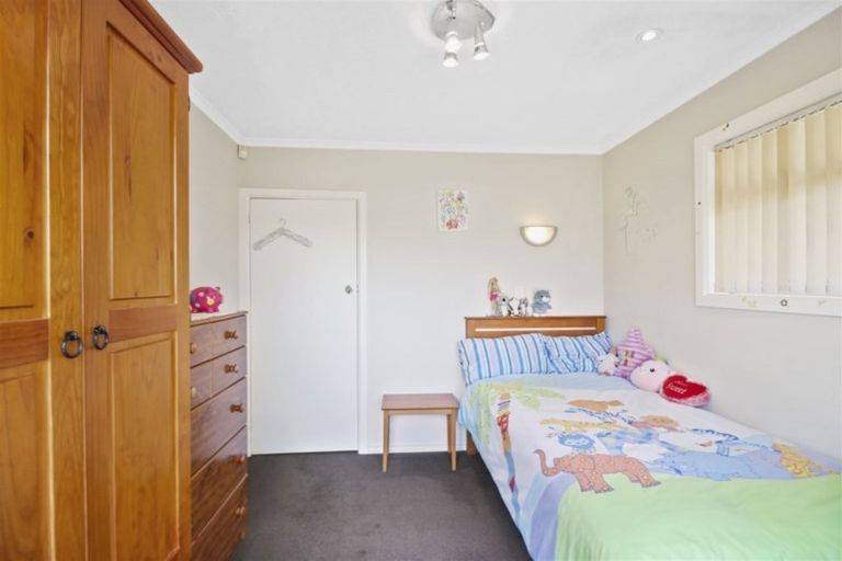 Photo of property in 17 Logie Place, Bromley, Christchurch, 8062