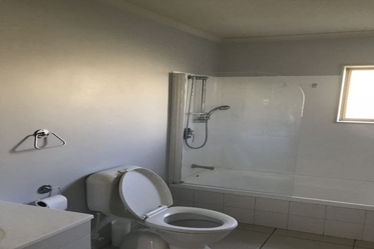 Photo of property in 70c Kayes Road, Pukekohe, 2120