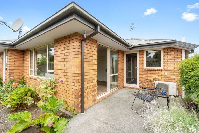 Photo of property in 4/373 Main Road North, Redwood, Christchurch, 8051