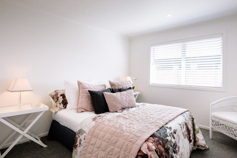 Photo of property in 15 Ocean View Rise, Ruakaka, 0116