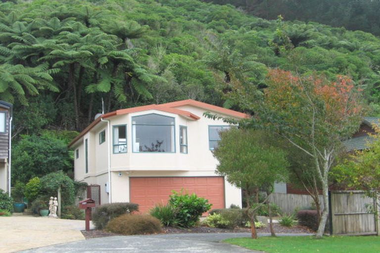 Photo of property in 68 Peterhouse Street, Tawa, Wellington, 5028