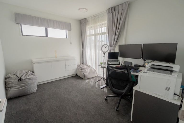 Photo of property in 27 Henshaw Street, Woodend, 7610