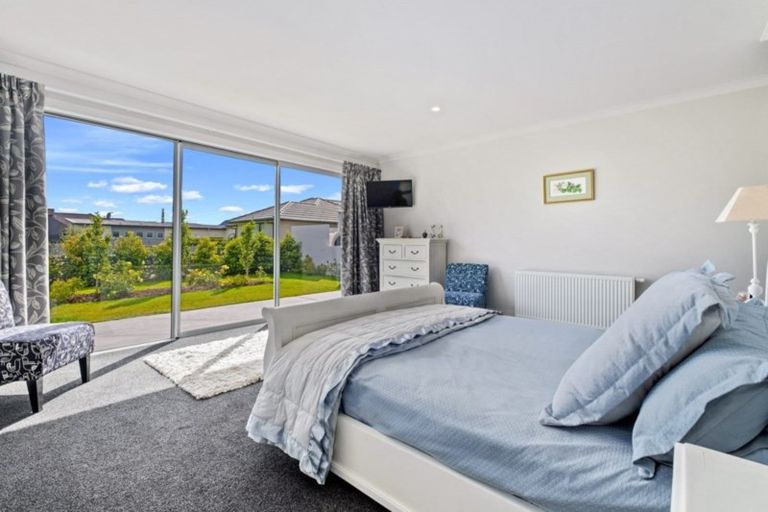 Photo of property in 15 De Bettencor Place, Mount Pisa, Cromwell, 9383