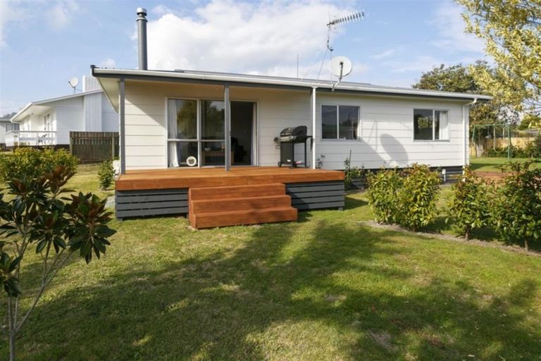 Photo of property in 104 Richmond Avenue, Richmond Heights, Taupo, 3330