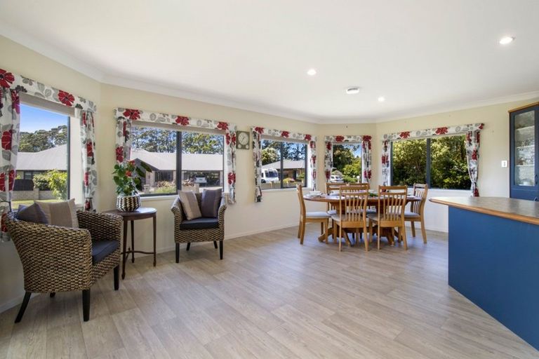 Photo of property in 2 Bransley Grove, Katikati, 3129