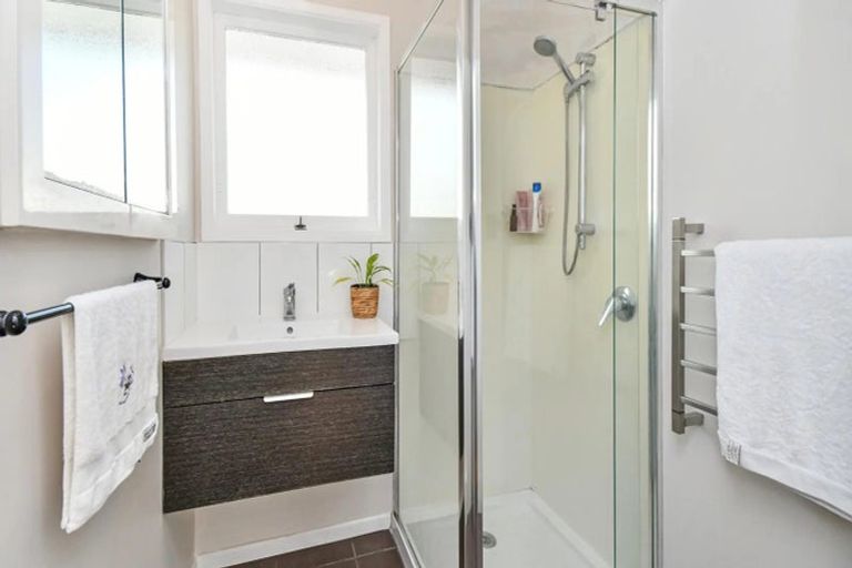 Photo of property in 31 Gossamer Drive, Pakuranga Heights, Auckland, 2010