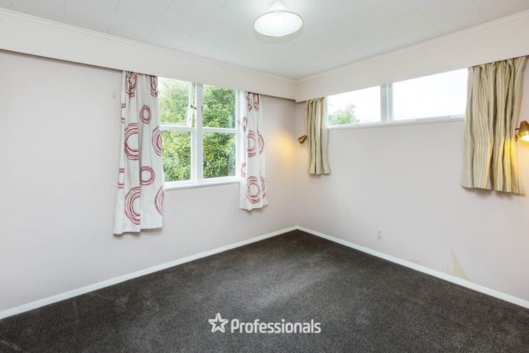 Photo of property in 42 Gibbons Street, Upper Hutt Central, Upper Hutt, 5018