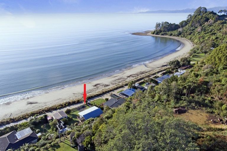 Photo of property in 14 Parapara Esplanade, Parapara, Takaka, 7182