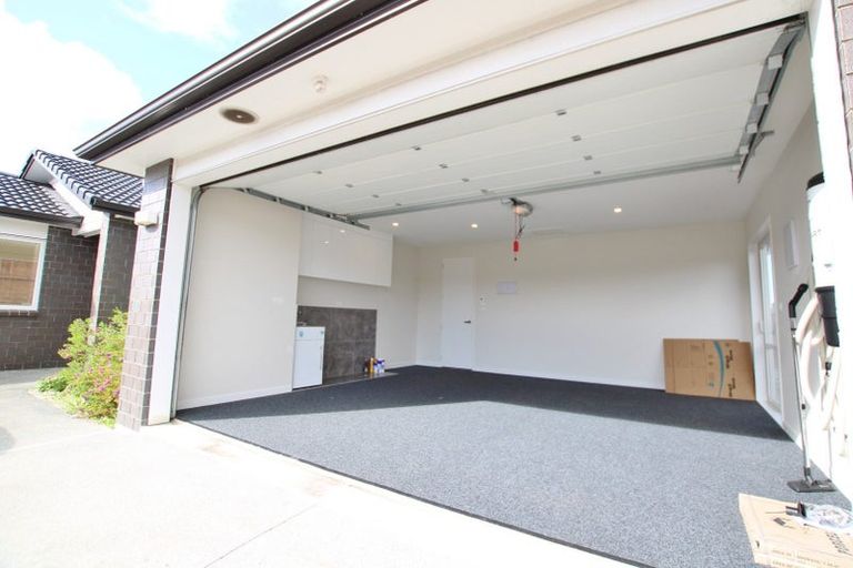 Photo of property in 18 Tararua Street, Massey, Auckland, 0614