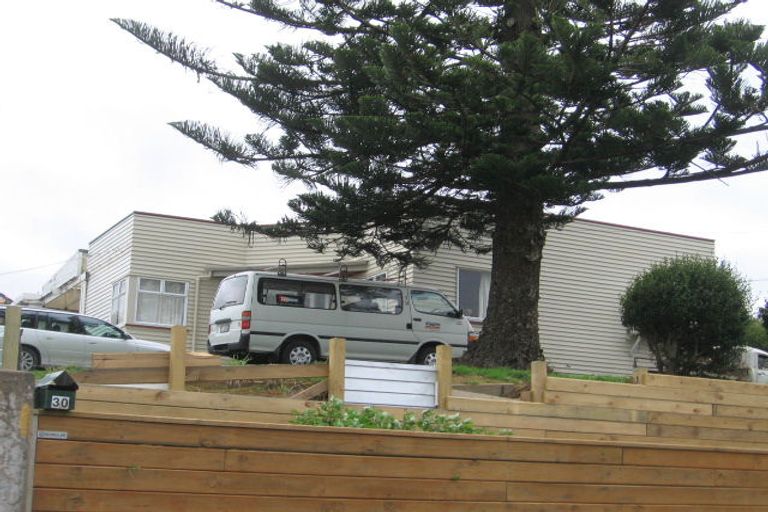 Photo of property in 30 Handyside Street, Tawa, Wellington, 5028