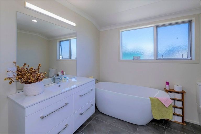 Photo of property in 15a Bovis Street, Shannon, 4821