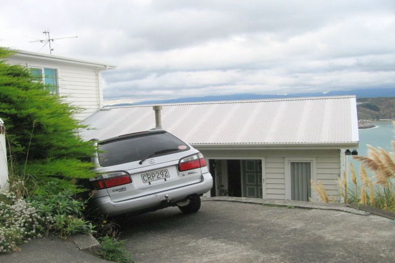 Photo of property in 33 View Road, Houghton Bay, Wellington, 6023