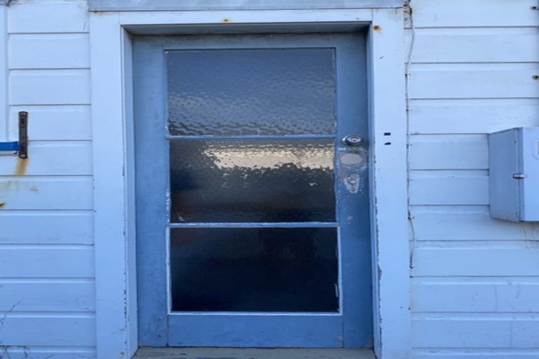 Photo of property in 17 Rua Street, Lyall Bay, Wellington, 6022