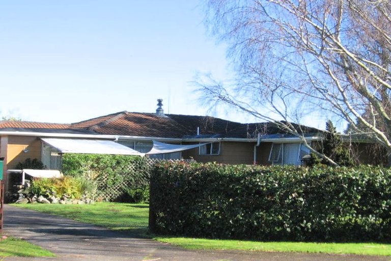 Photo of property in 16 Pukeroa Place, Papakura, 2110