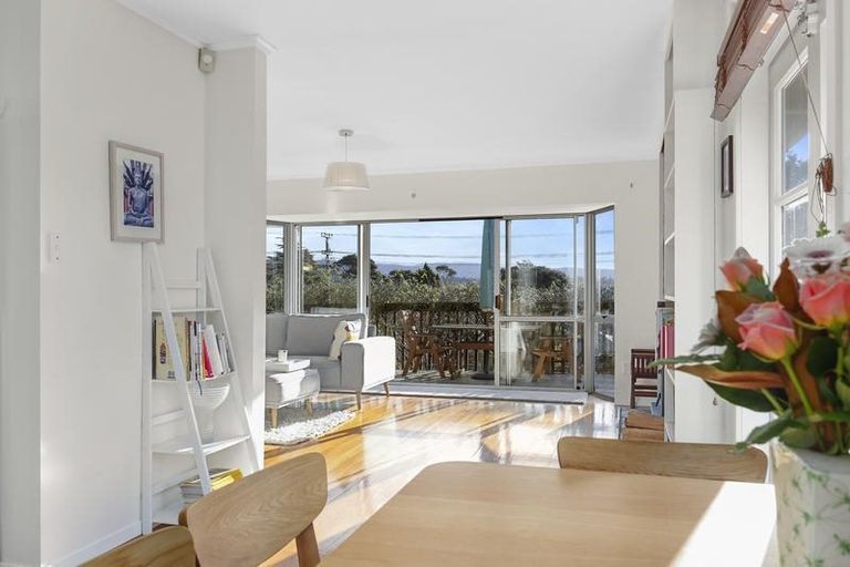 Photo of property in 23 Highland Avenue, Titirangi, Auckland, 0604