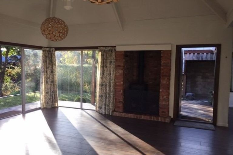 Photo of property in 124 Beacon Point Road, Wanaka, 9305