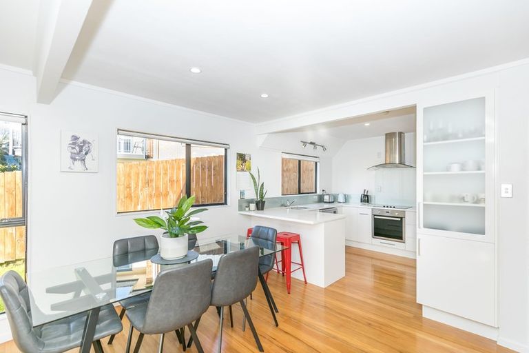 Photo of property in 37 Western Heights Drive, Western Heights, Hamilton, 3200