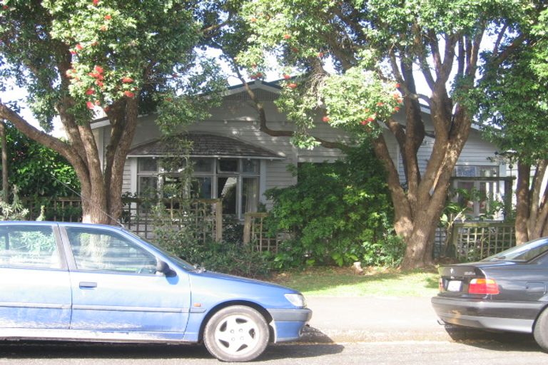 Photo of property in 14 Duders Avenue, Devonport, Auckland, 0624