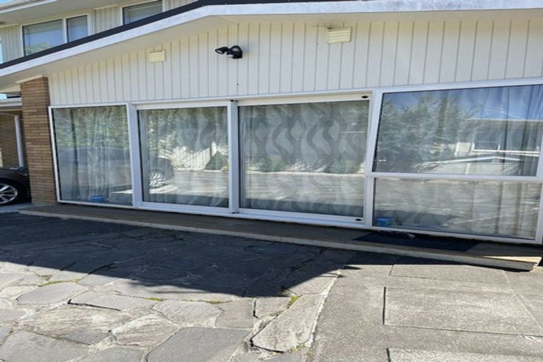 Photo of property in 226 Memorial Avenue, Burnside, Christchurch, 8053