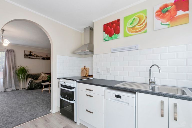 Photo of property in 98a Reynolds Street, Taita, Lower Hutt, 5011