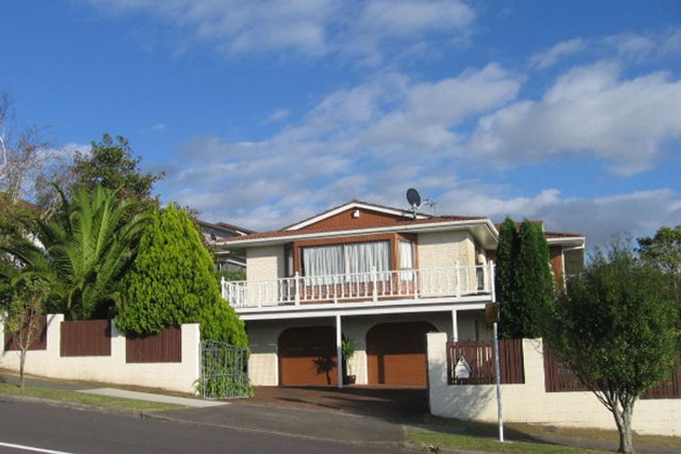 Photo of property in 223 Chelsea View Drive, Chatswood, Auckland, 0626