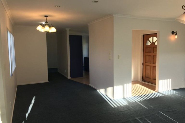 Photo of property in 5 Basra Drive, Henderson, Auckland, 0612