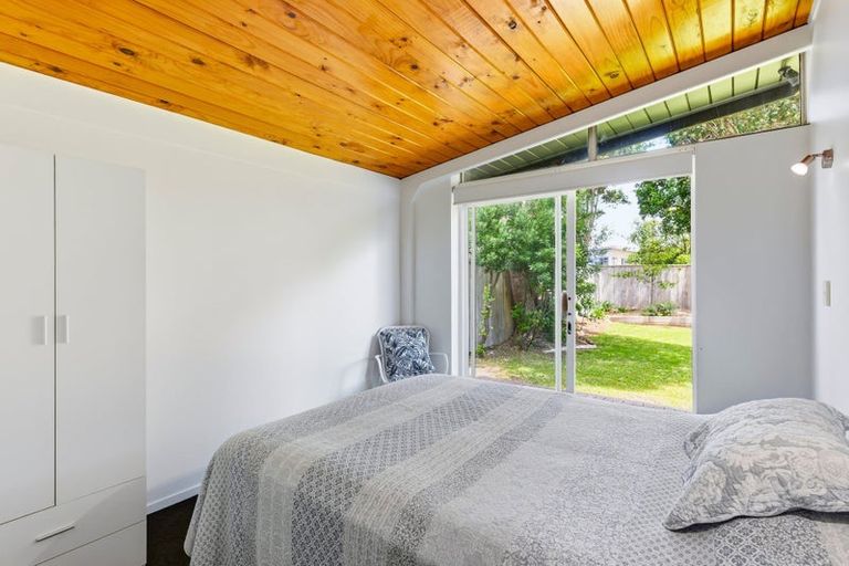Photo of property in 32 Te Moana Road, Waikanae Beach, Waikanae, 5036