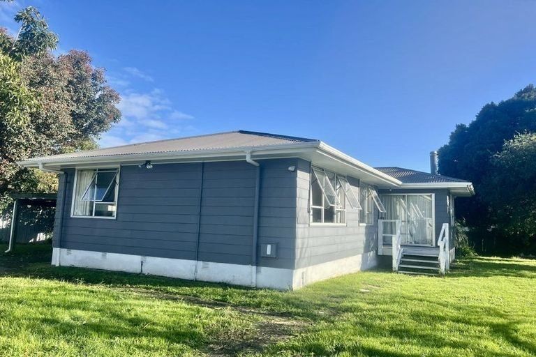 Photo of property in 1 Stoll Place, Clendon Park, Auckland, 2103