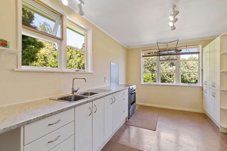 Photo of property in 3205 South Head Road, South Head, Helensville, 0874