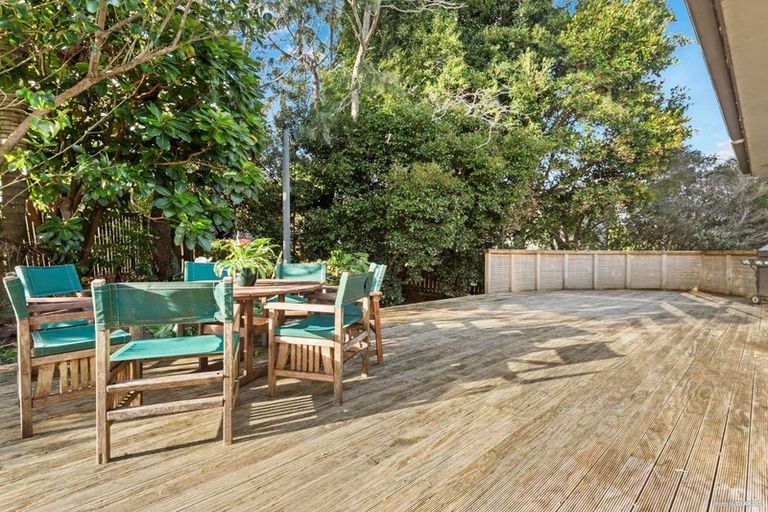 Photo of property in 39 West Harbour Drive, West Harbour, Auckland, 0618