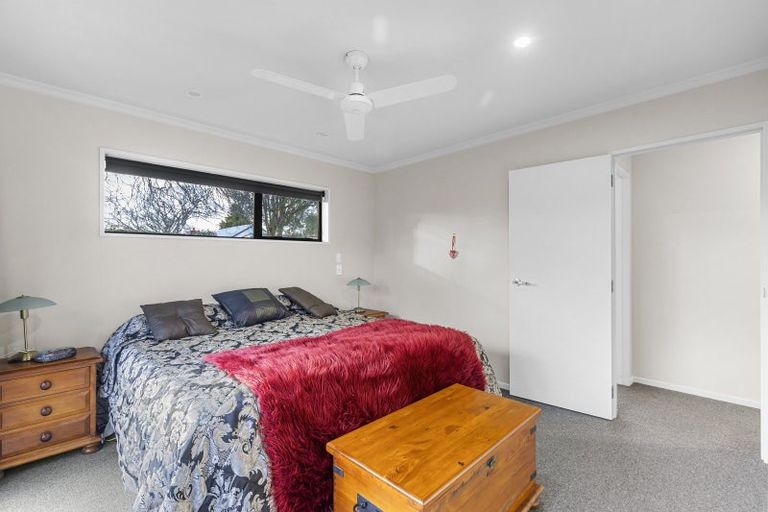 Photo of property in 1 Tern Place, Hokowhitu, Palmerston North, 4410