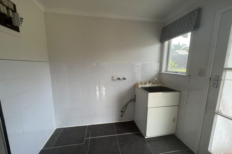 Photo of property in 23 Chislehurst Street, Henderson, Auckland, 0612