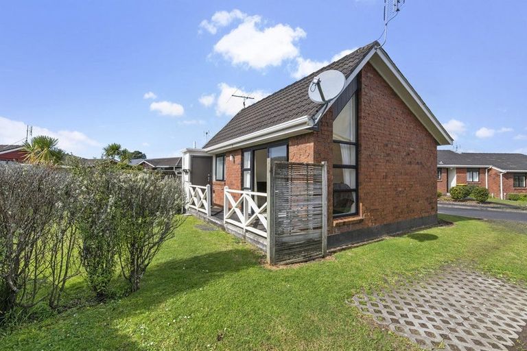 Photo of property in 13 Bellbird Place, Orewa, 0931