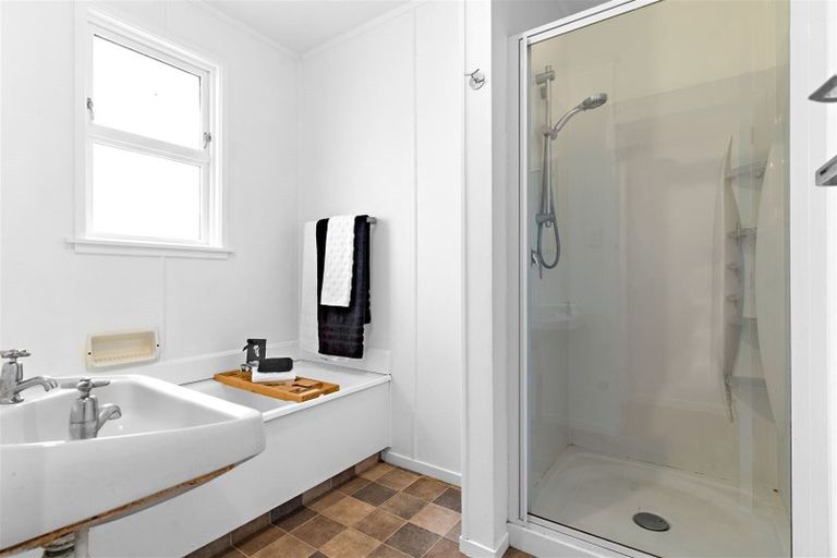 Photo of property in 4 Greenaway Place, Martinborough, 5711