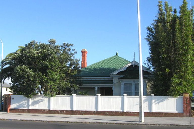 Photo of property in 215 Jervois Road, Herne Bay, Auckland, 1011