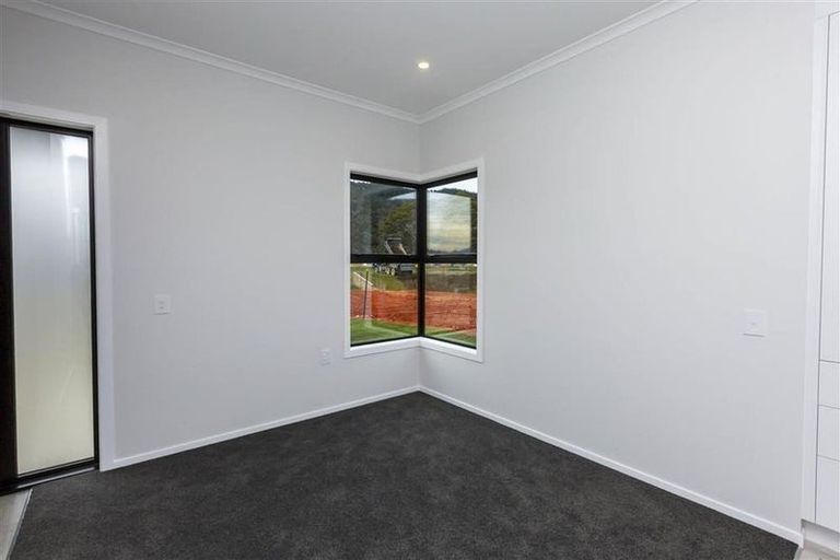 Photo of property in 1 Fitch Lane, Wallaceville, Upper Hutt, 5018