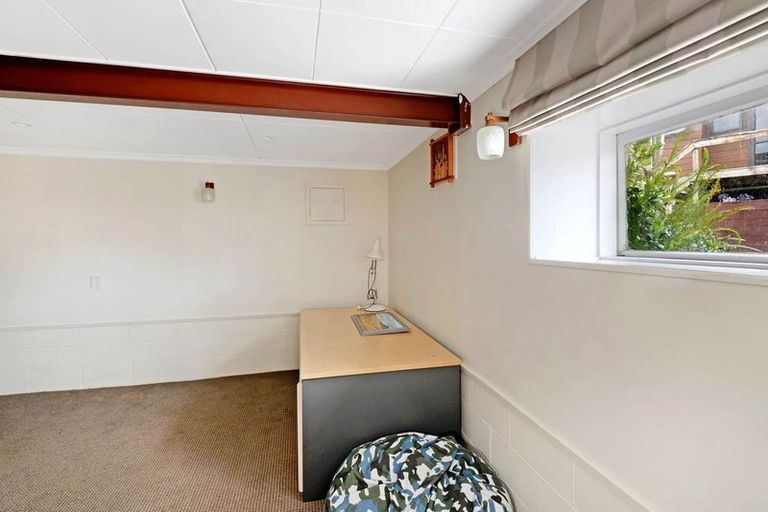 Photo of property in 4 Windsor Place, Windsor Park, Auckland, 0630