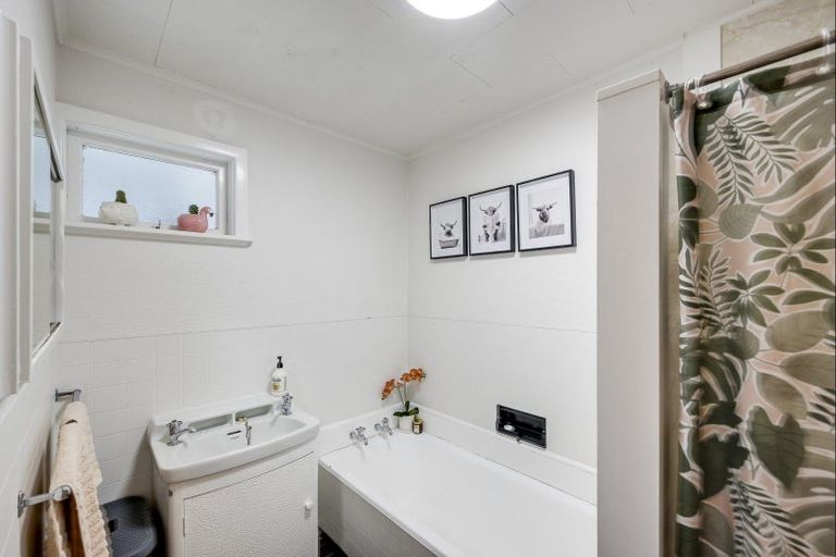 Photo of property in 24 Windsor Terrace, Taradale, Napier, 4112