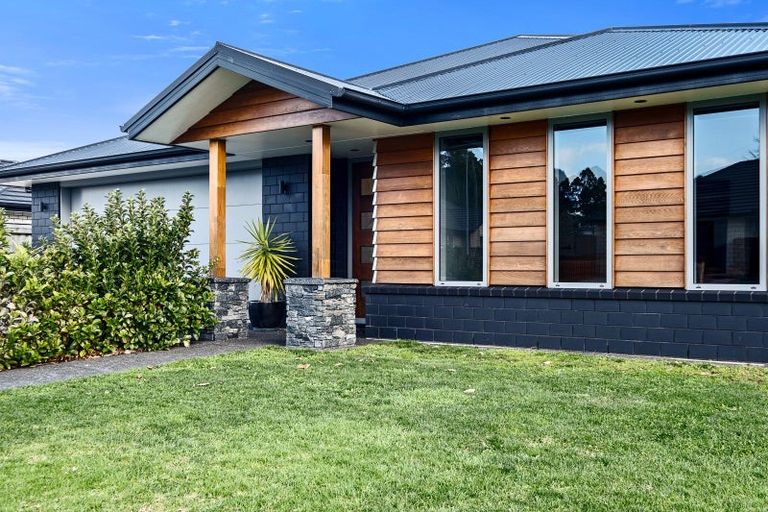 Photo of property in 17 Dreaver Drive, Waitara, 4320