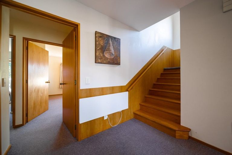 Photo of property in 117a Wynyard Crescent, Fernhill, Queenstown, 9300