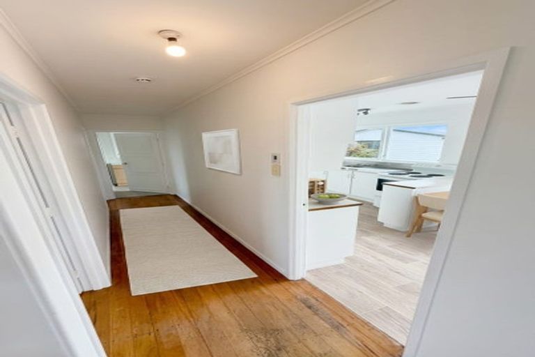 Photo of property in 4 Ainsdale Place, Manurewa, Auckland, 2102