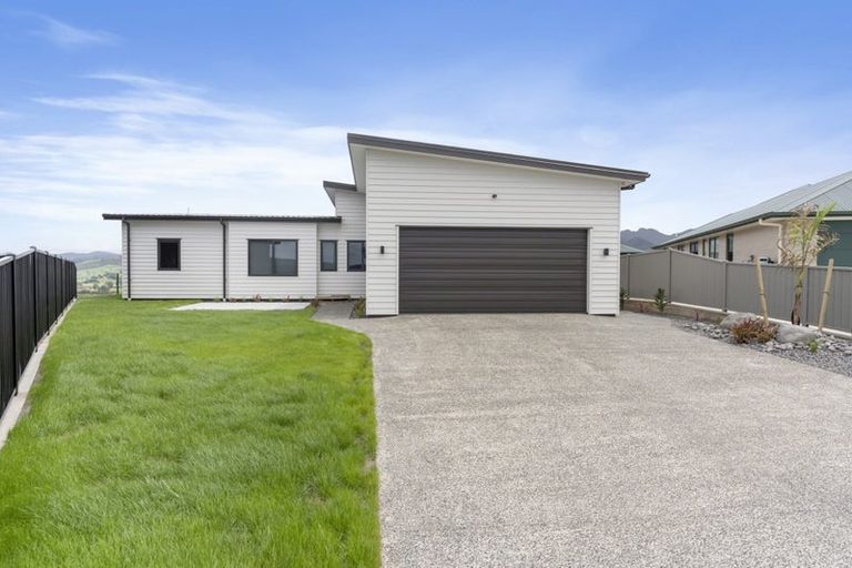 Photo of property in 21 Manatu Close, Whangamata, 3691