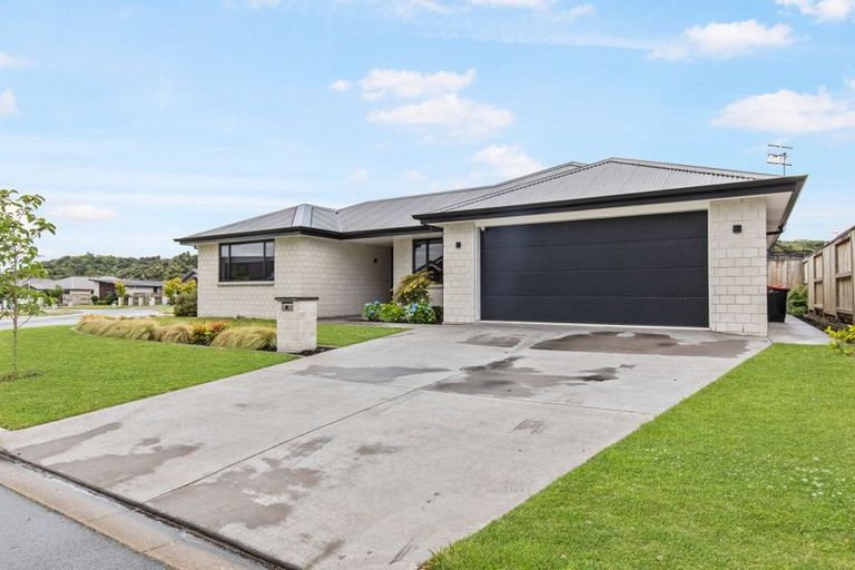 Photo of property in 2 Paiawa Way, Pyes Pa, Tauranga, 3110