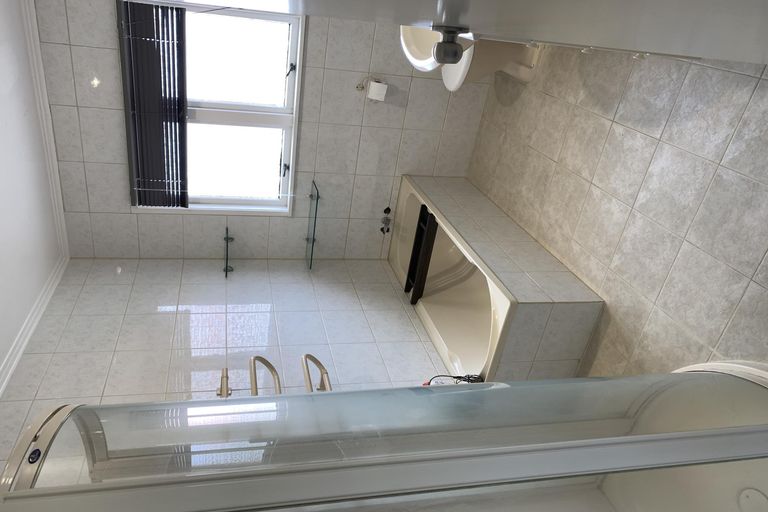 Photo of property in 77 Bradbury Road, Botany Downs, Auckland, 2010