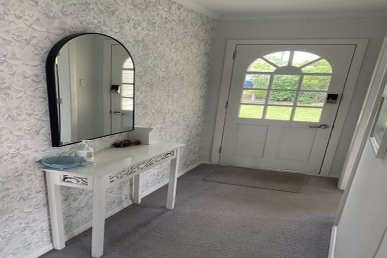 Photo of property in 24 Mangaroa Hill Road, Maoribank, Upper Hutt, 5018