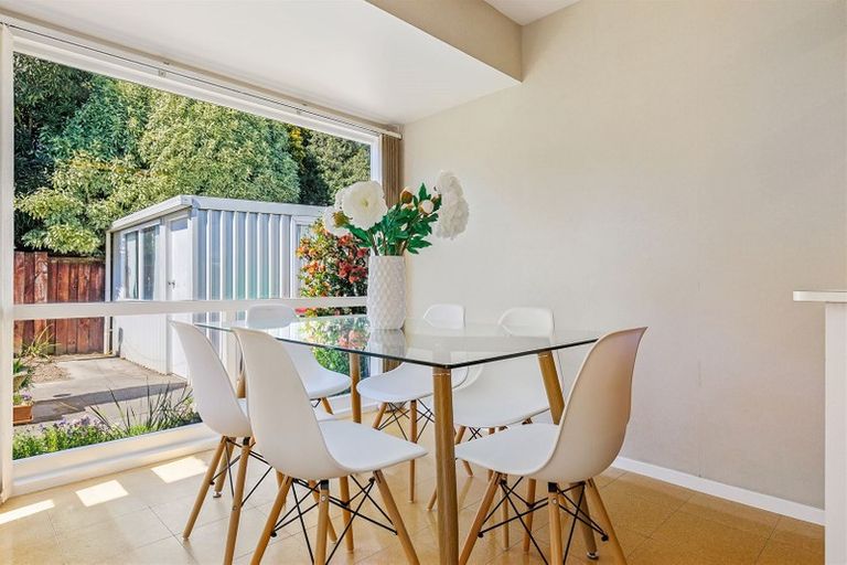 Photo of property in 2/208 Waimairi Road, Ilam, Christchurch, 8041