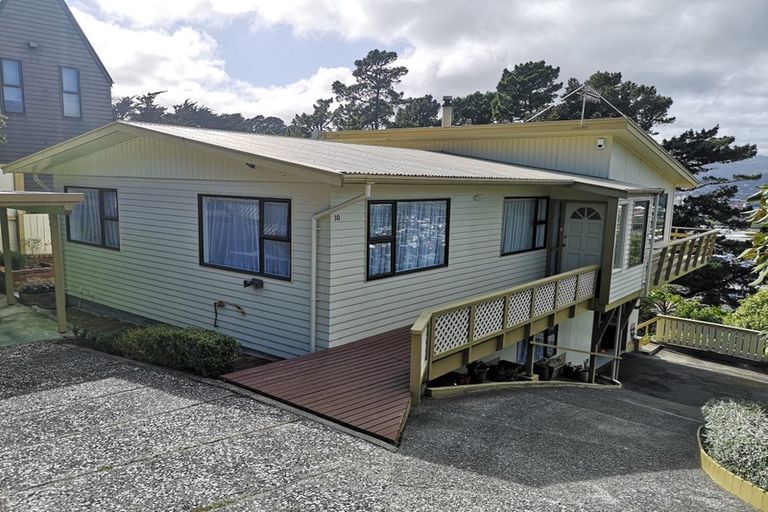 Photo of property in 10 Jacaranda Grove, Maungaraki, Lower Hutt, 5010