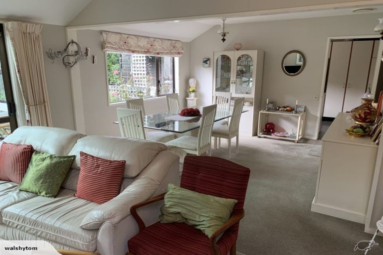 Photo of property in 8 Burma Road, Khandallah, Wellington, 6035